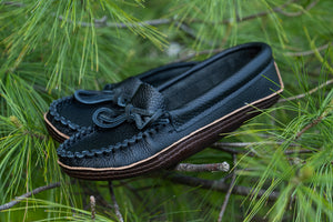 Women's Earthing Moccasins Moose Hide with Heavy Oil Tan Soles